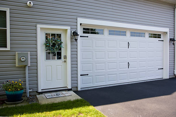 24/7 Emergency Garage Door Panel Replacement experts in Fairfield Harbour, NC